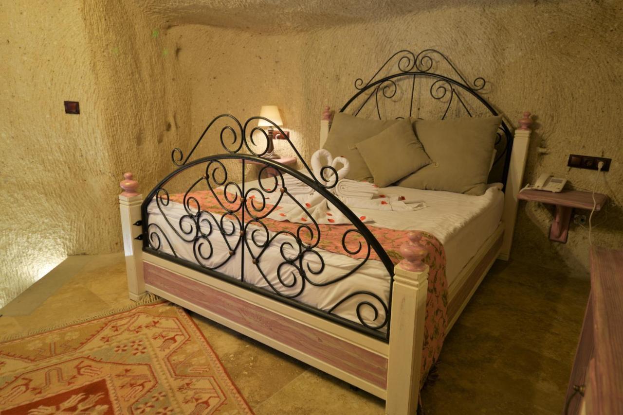 Caftan Cave Suites 格雷梅 外观 照片