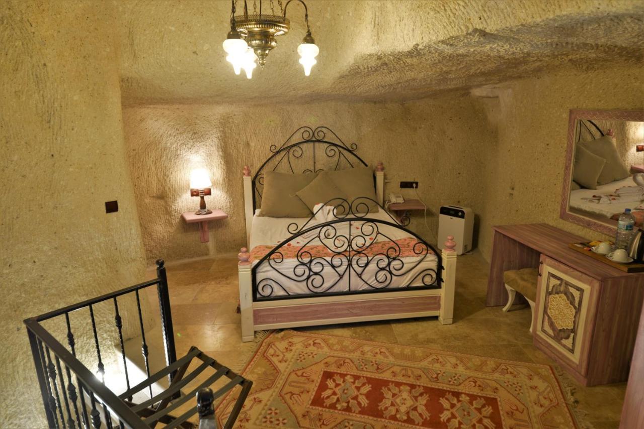 Caftan Cave Suites 格雷梅 外观 照片