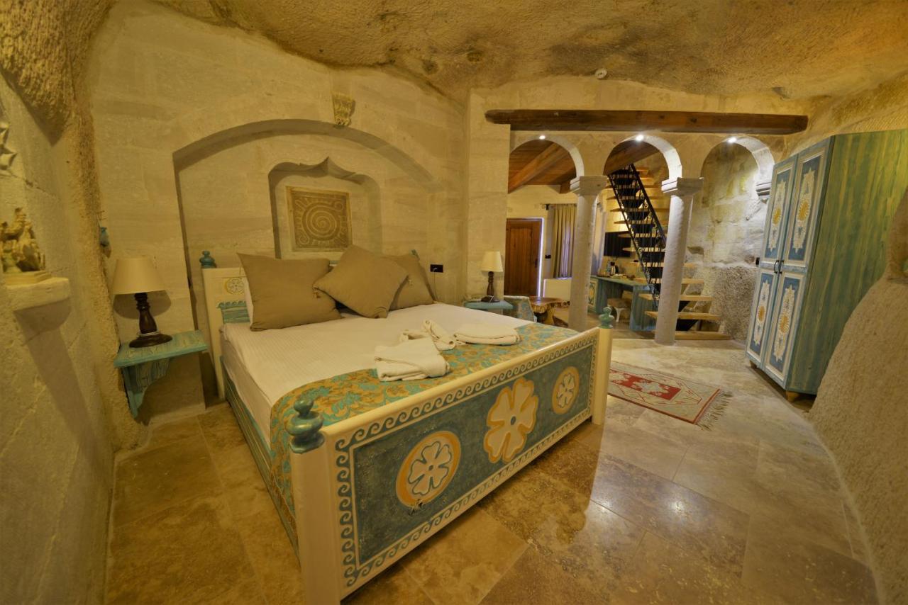 Caftan Cave Suites 格雷梅 外观 照片