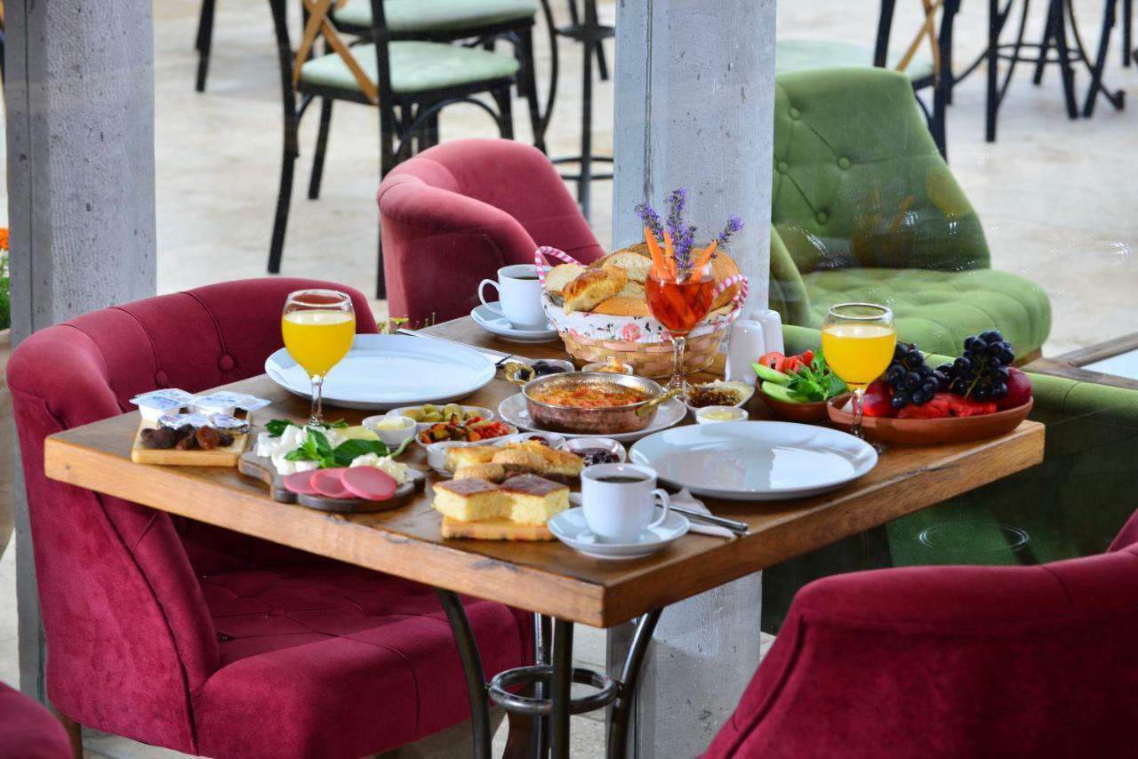 Caftan Cave Suites 格雷梅 外观 照片